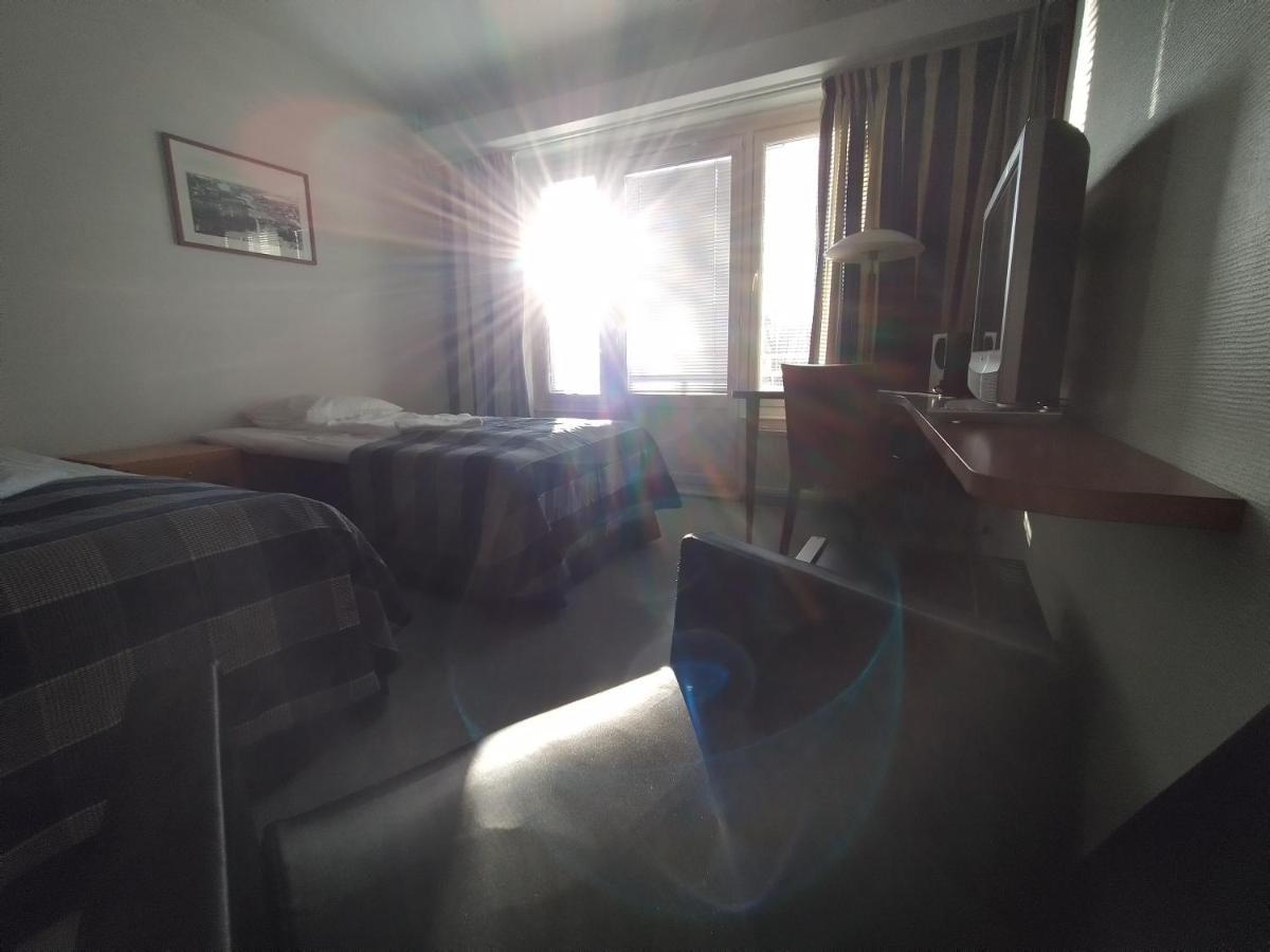 טורקו West Side Hotel מראה חיצוני תמונה